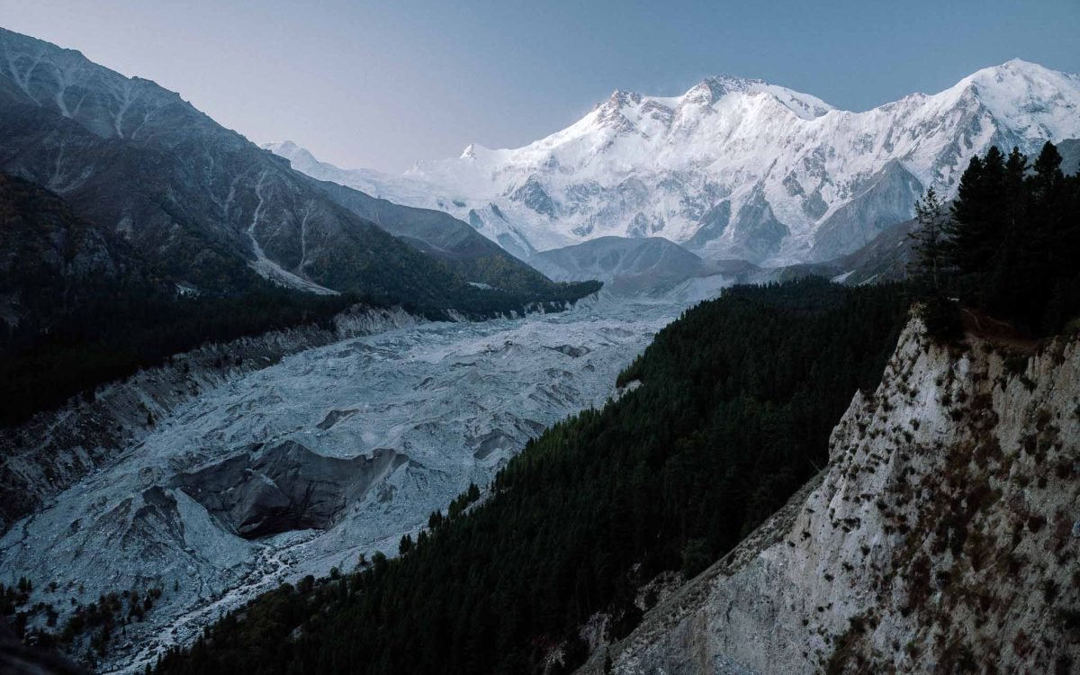 Lodowiec Raikot i masyw Nanga Parbat